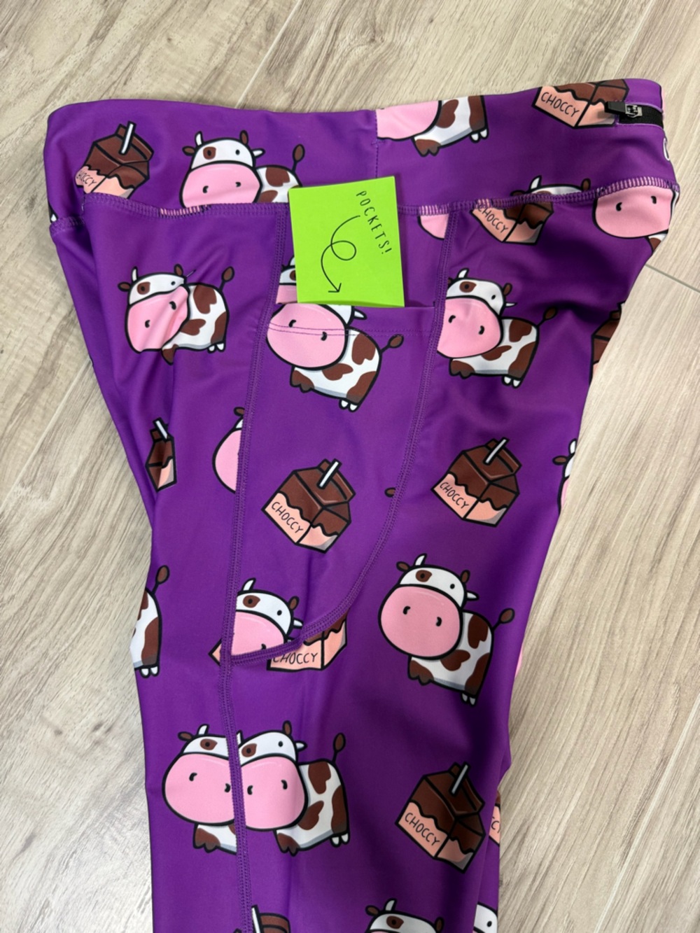 NWOT ChicknLegs Women's Choccy Cows Leggings - Picture 4 of 8